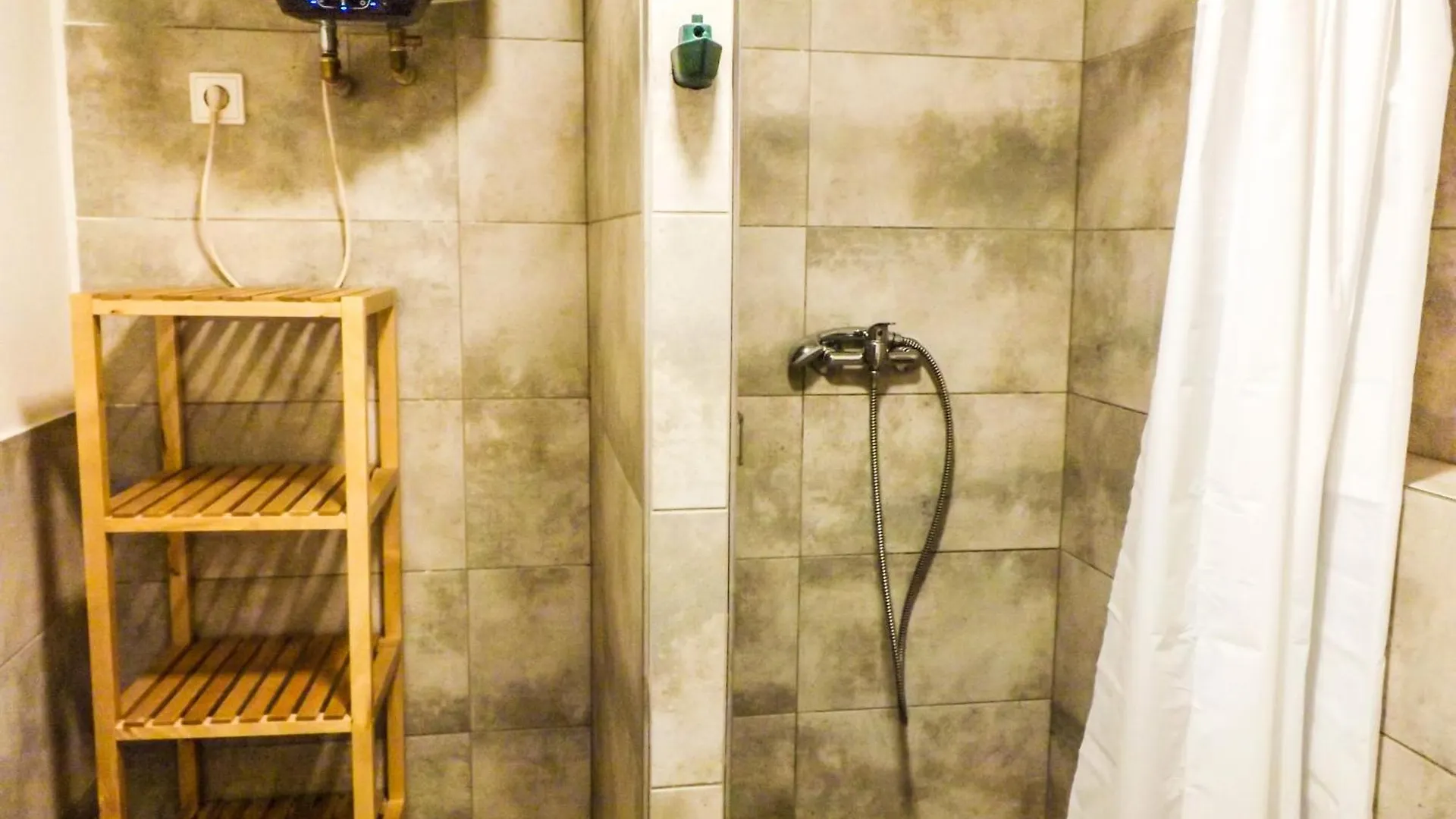 Homestay Spacious Room E1 Prague