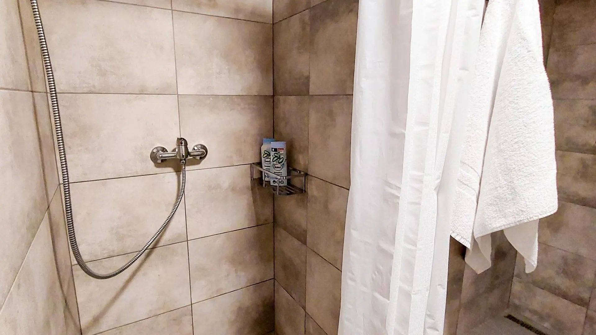 Spacious Room E1 Prag Pansiyon