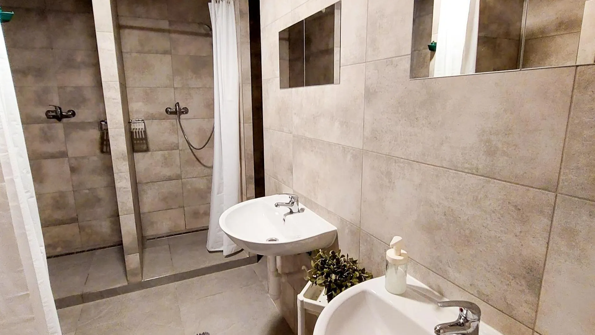 Spacious Room E1 Prag